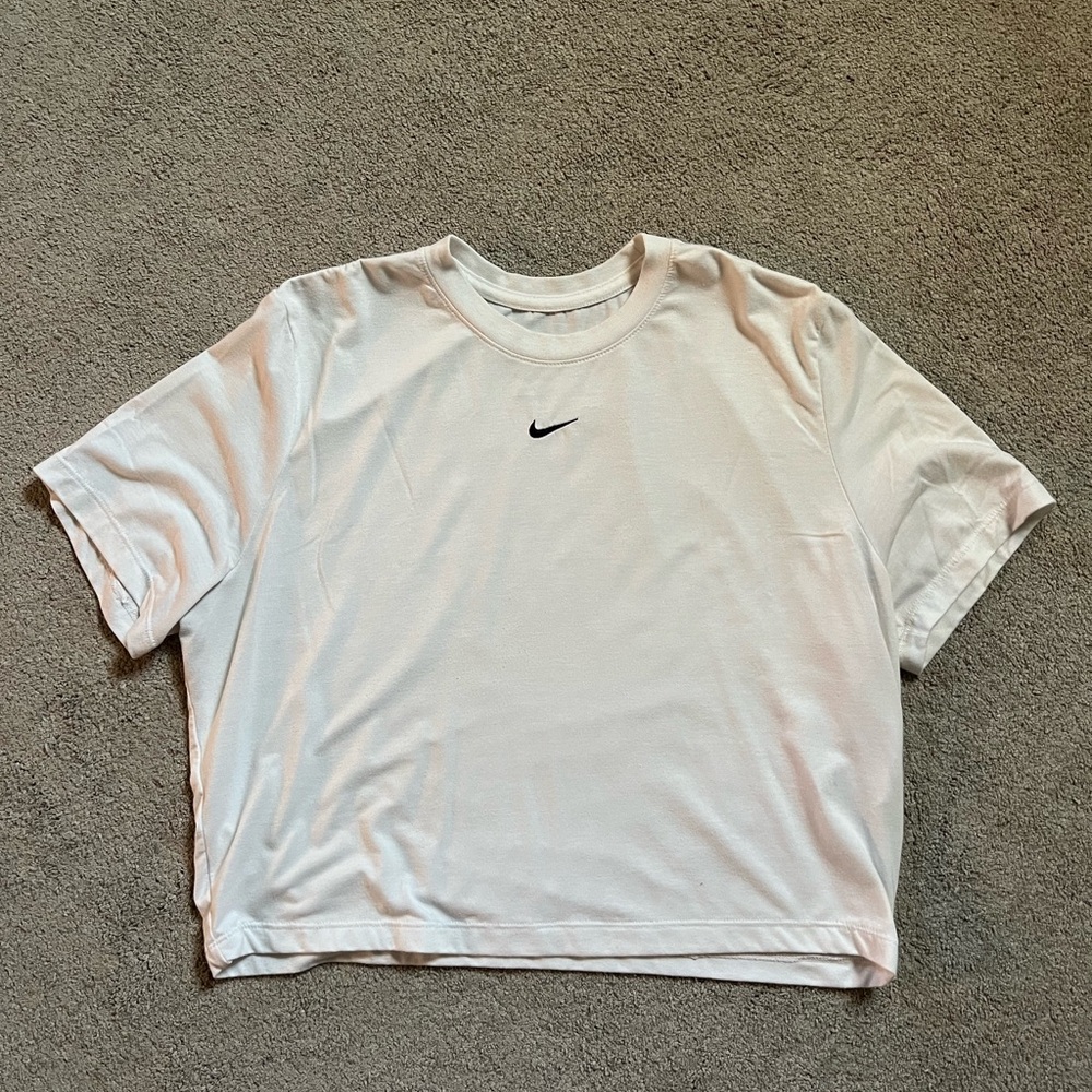 Nike Slim Fit Crop Tee